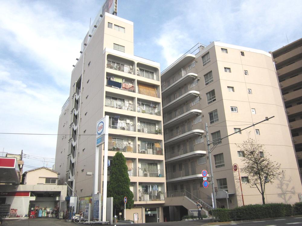 Local appearance photo. Local (11 May 2013) Shooting