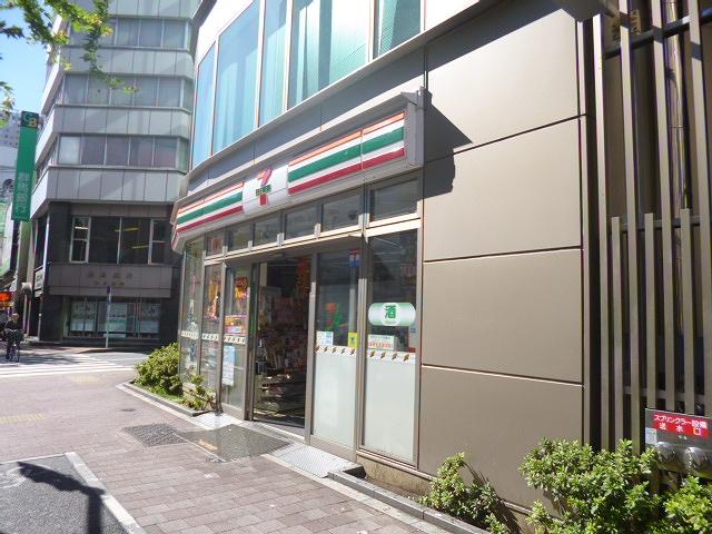 Convenience store. 175m to Seven-Eleven Ikebukuro 2-chome theater dori