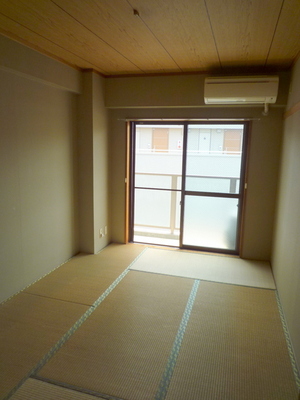 Living and room. It settles down Japanese-style room