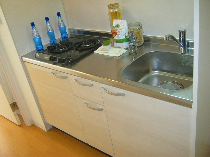 Kitchen. 2-neck with stove happy to self-catering school, You can put also Mana plate