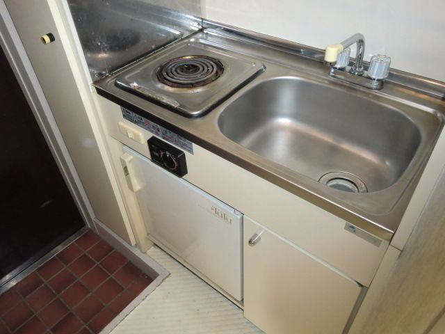 Kitchen. Stove 1-neck