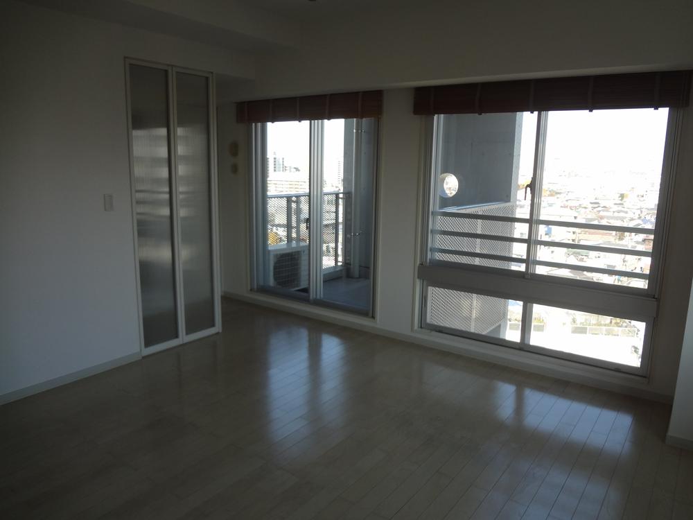 Living. Indoor (12 May 2013) Shooting