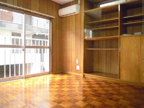 Living and room. Western-style 5 Jokabe side one surface storage