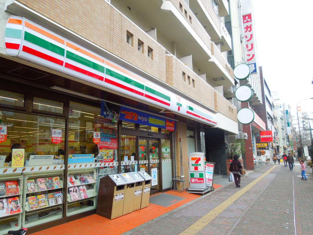 Local appearance photo. Local (March 2013) Shooting Local 1F convenience store