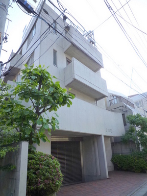 Building appearance. For further information, please contact Nichiwa Ikebukuro (D) 03-3985-2101