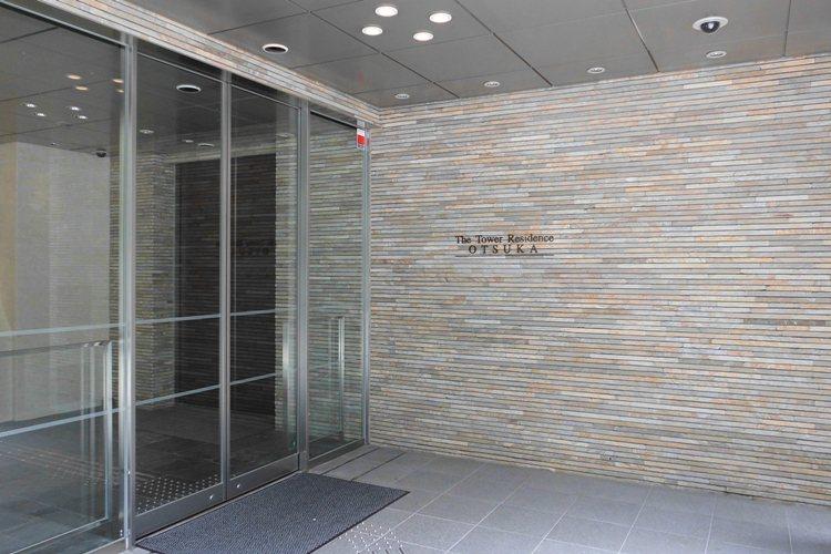 Entrance. Common areas