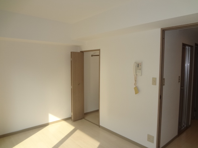 Living and room.  ※ It is a photograph of the other room. 