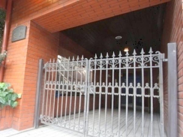 Entrance. Continental entrance