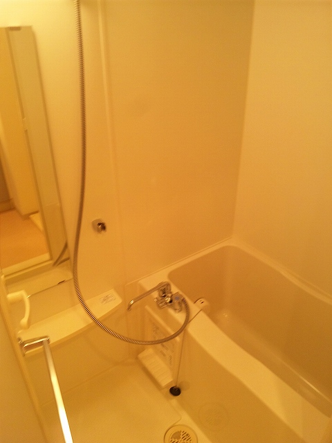 Bath.  [bathroom]  ・ Spacious bathroom with bathroom drying