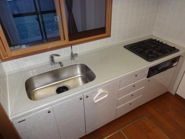 Kitchen. System kitchen loose a margin