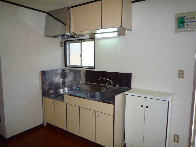 Kitchen. Gas stove 2-neck Allowed