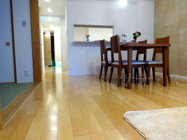 Living. About 11 Pledge of floor heating equipped Roh living