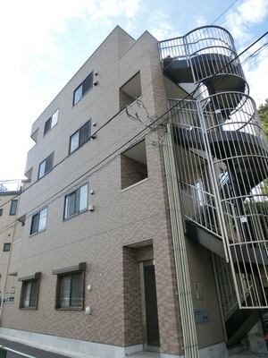 Building appearance. Zōshigaya Station 2-minute walk