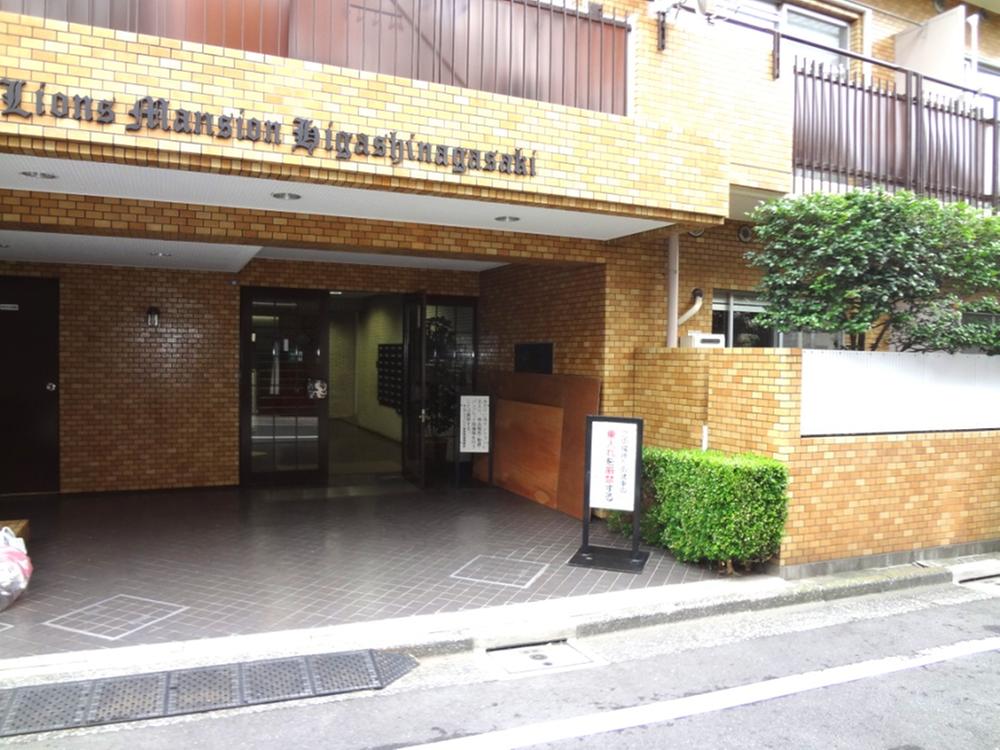 Entrance. Common areas