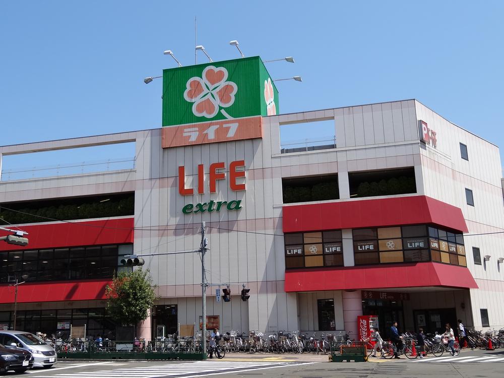 Supermarket. Life Senkawa until Station shop 760m