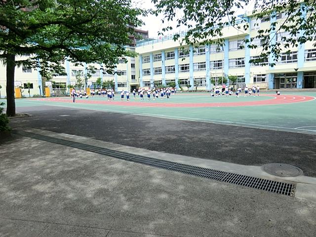 Primary school. 519m to Toshima Tatsudaka Minami Elementary School