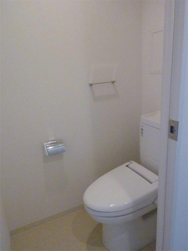 Living and room.  [toilet]  ・ Separate toilet, in the upper receiving Ali! ! 