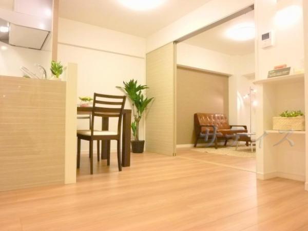 Living. Living-dining