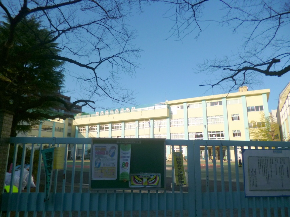 Primary school. Kominami up to elementary school (elementary school) 484m