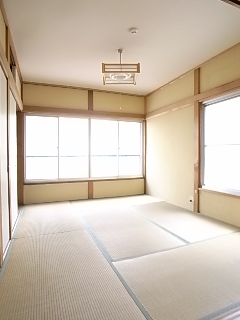 Living and room. Japanese-style room 6 quires