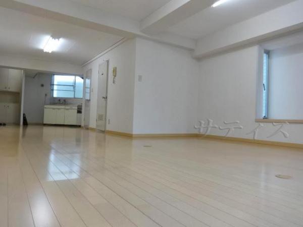 Living. Approximately 45.95 square meters of living