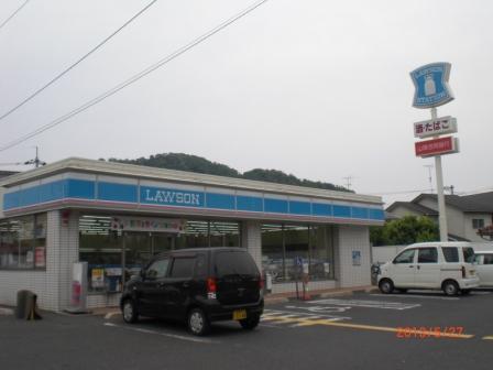 Convenience store. 487m until Lawson Tottori Tachikawa-cho shop