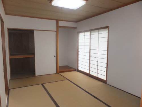 Living and room. It is 6.0 quires of Japanese-style room. Japanese-style room, which soon become a horizontally, Parenting a strong ally