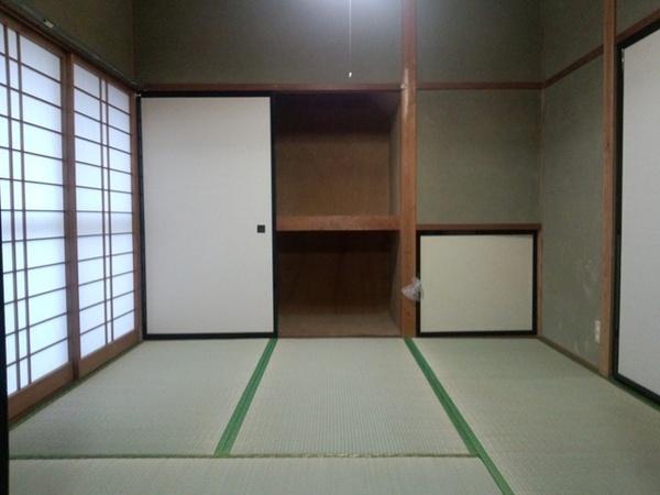 Other room space. 1st floor: Japanese-style room (4.5 Pledge)