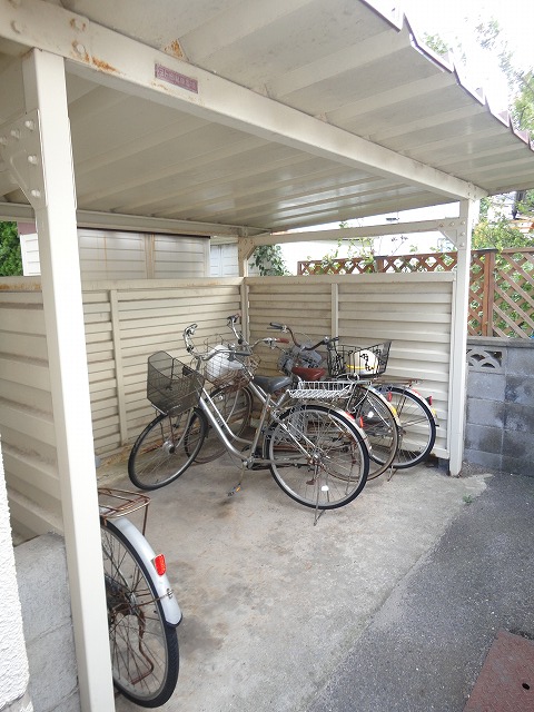 Other common areas. It is a bike I can not wet in the rain!