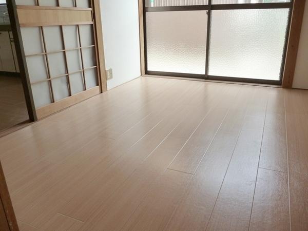 Other room space.  ■ Western-style (1F)