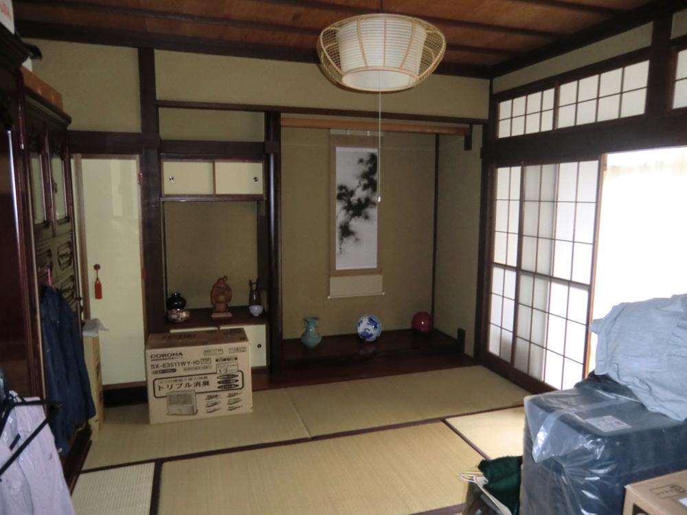 Other introspection. Japanese style room