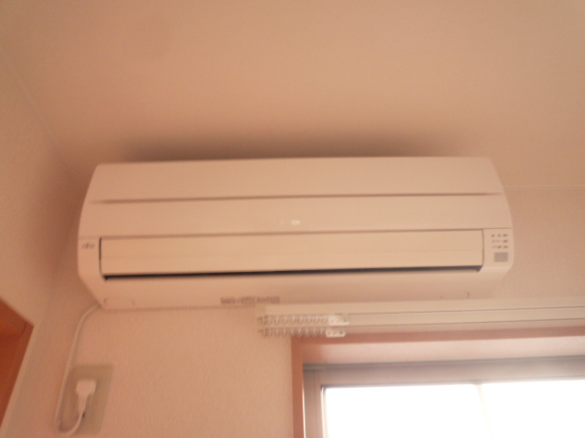 Other Equipment. Air conditioning ☆
