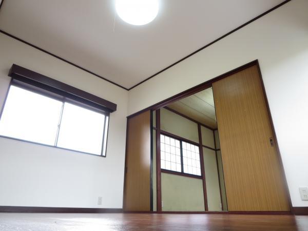 Other introspection. Also 2 Kaiyoshitsu 2 be used as one of the room has become a Japanese-style room and Tsuzukiai, You can also use as a two-room