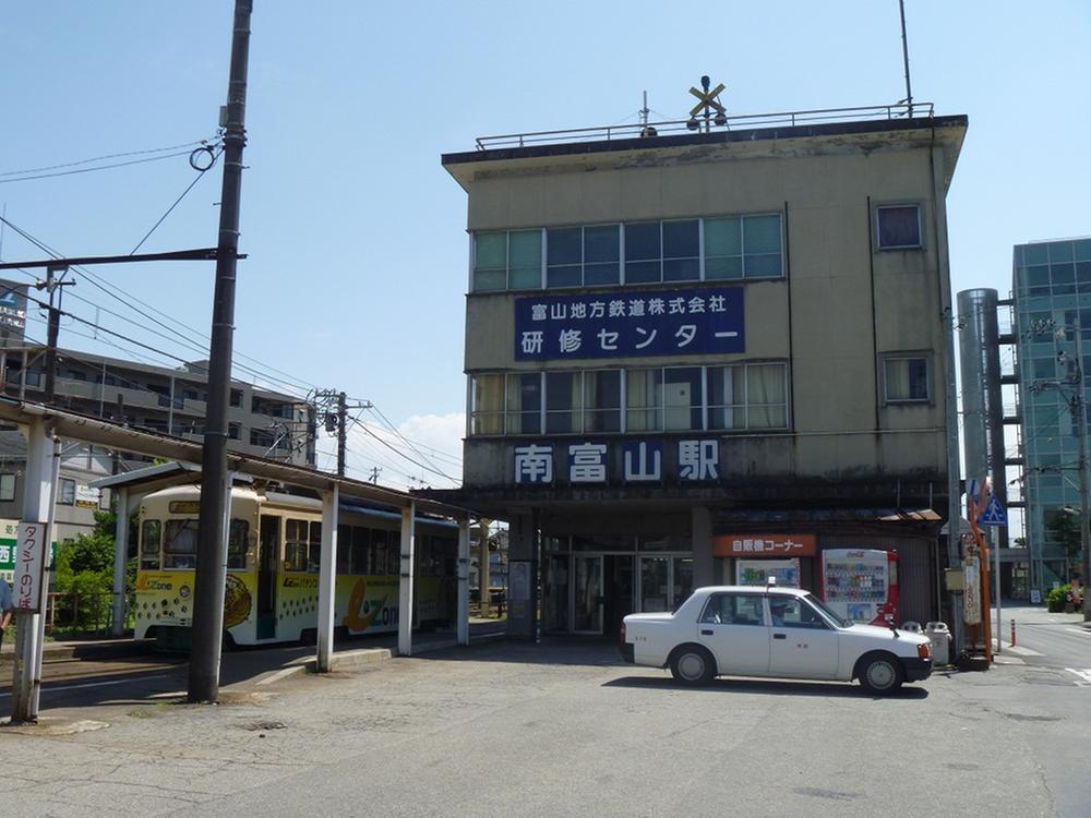 station. 620m until Minamitoyama Station