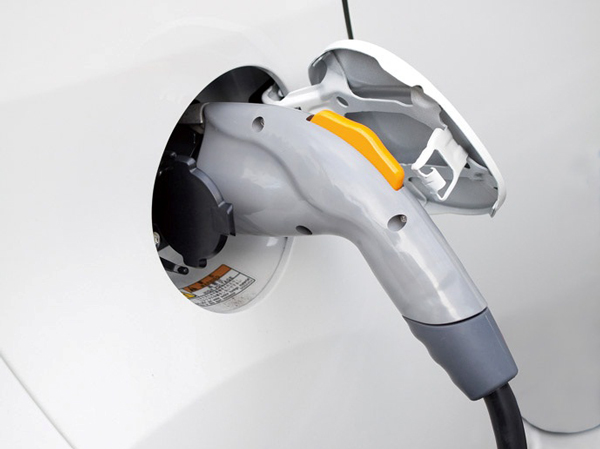 Common utility.  [Electric car ・ Plug-in hybrid vehicle corresponding] Electric car in a part of the condominium garage and Tawapakingu of all sections ・ Installing the outlet of the plug-in hybrid vehicle for the corresponding. It supports advanced car life. (Same specifications)