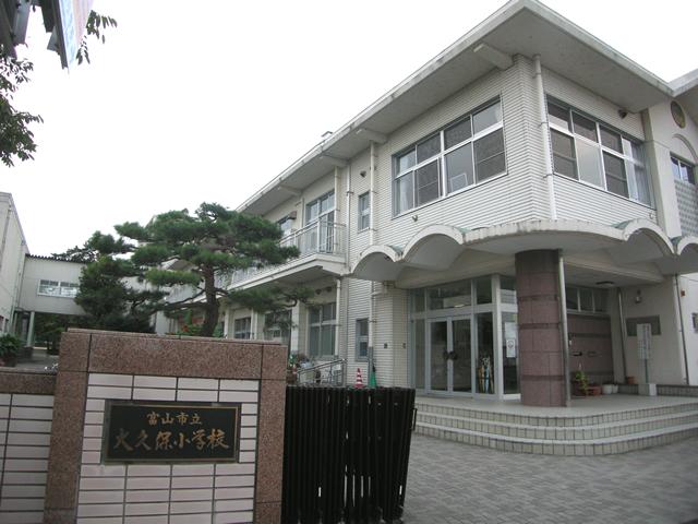 Primary school. Toyama Municipal Osawano 350m up to elementary school