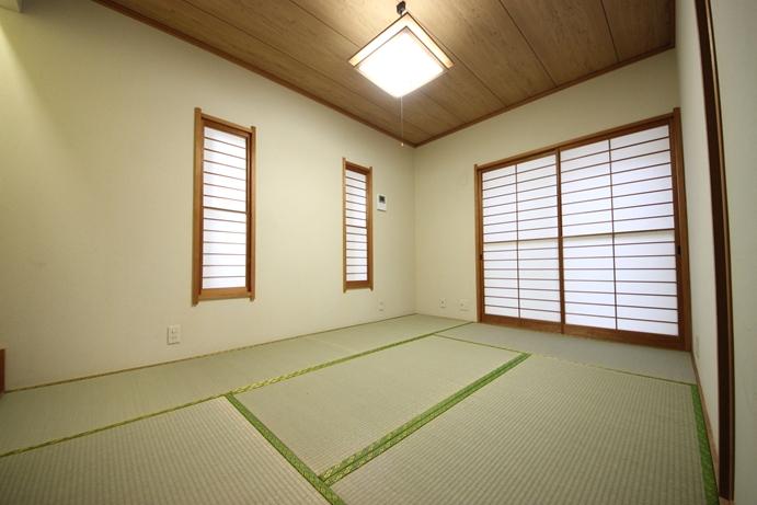 Non-living room. 1st floor The tatami was Mashi re-covering. 