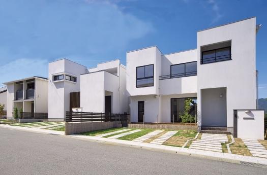 Model house photo. 24th term popular sale in !! design and comfort, Guests tour the model house of two types of different taste. Please consult with Okura home with a proven track record in the custom home not only Relocation.