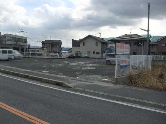 Local land photo. There is no building conditions. It will move all of the car at the time of settlement.