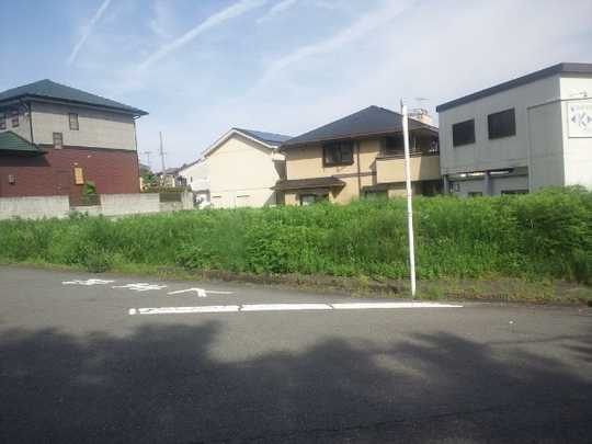 Local land photo. Local is.  It is a quiet residential area in the development subdivision.