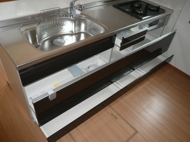 Kitchen. ● realize the right man in the right place of the housing regardless of size to pot class from the same specification small ●. Very smooth and out