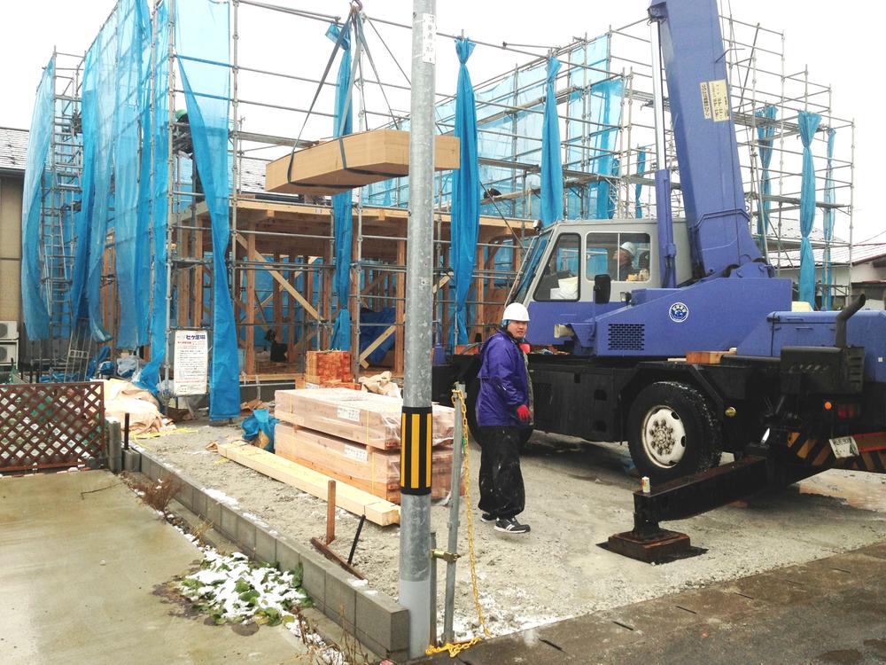 Local photos, including front road. (1) Building: local (December 13, 2013) shooting a typhoon and earthquakes, Also a strong fire! Strong and long-lasting! Dairaito method