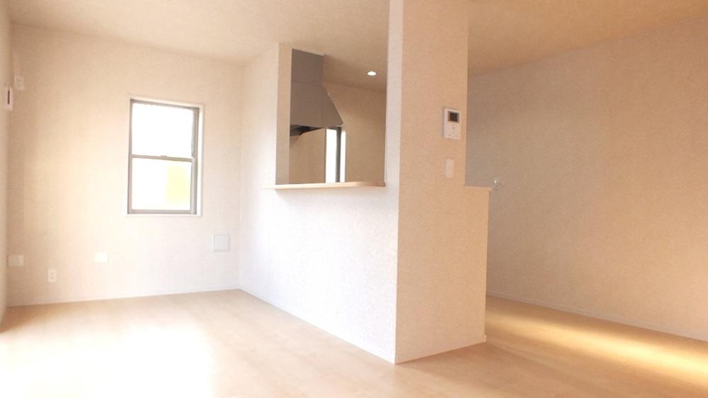 Living. ● same specifications ●