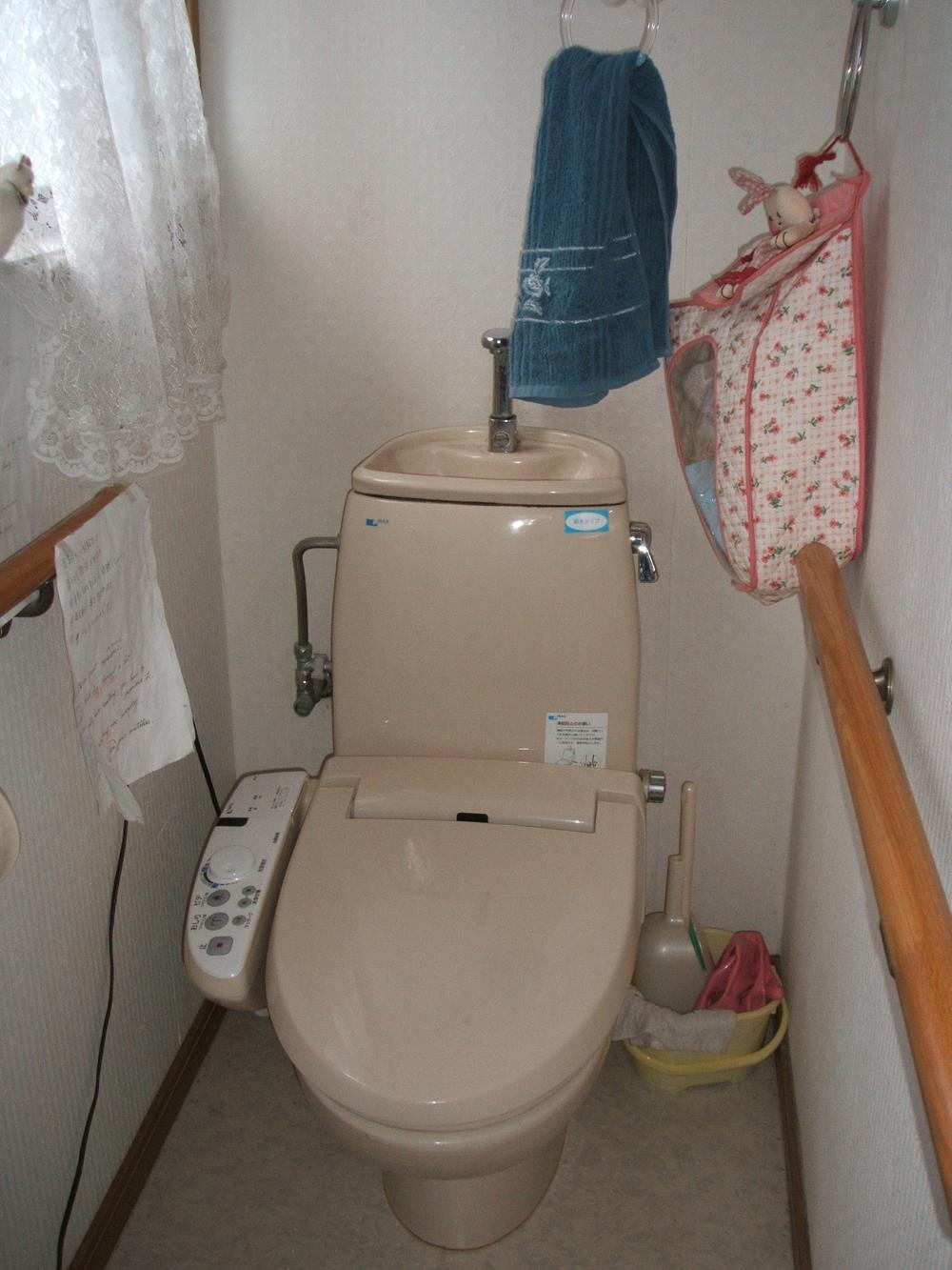 Toilet. Indoor (12 May 2013) Shooting 1st floor