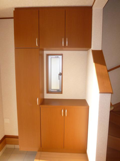 Entrance. ● same specifications ●