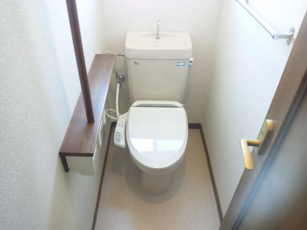 Toilet. 1F toilet Warm water toilet seat new goods exchange