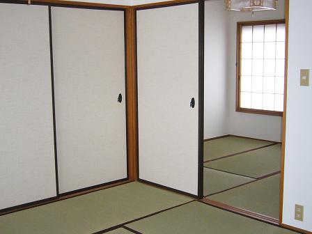 Non-living room. 6-mat Japanese-style room and a 4.5-mat Japanese-style room
