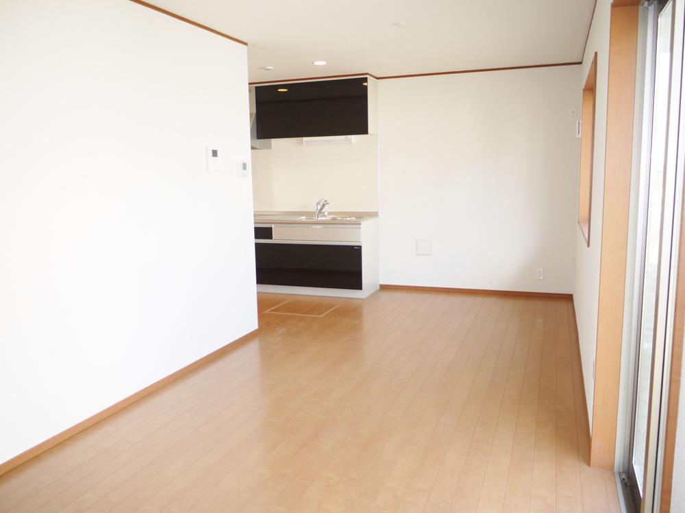 Same specifications photos (living)