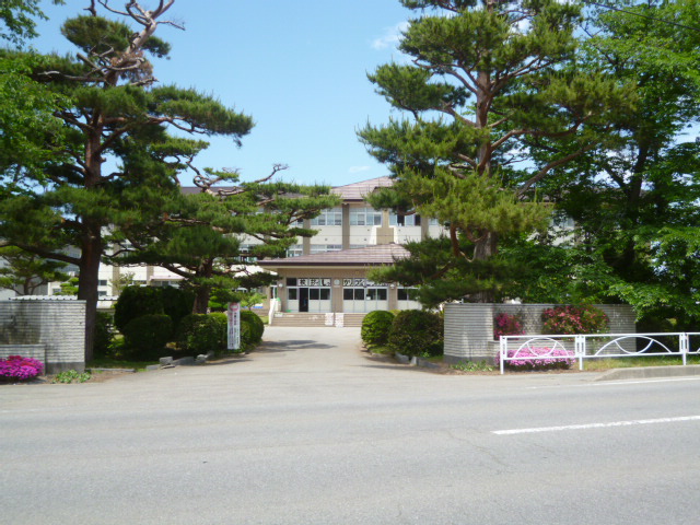 Primary school. 500m to Tsuruoka Municipal Oizumi Elementary School (elementary school)