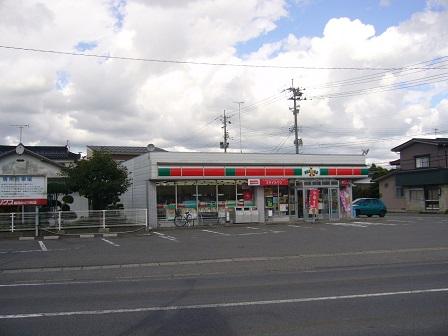 Convenience store. 103m until Thanksgiving Tsuruoka green-cho shop